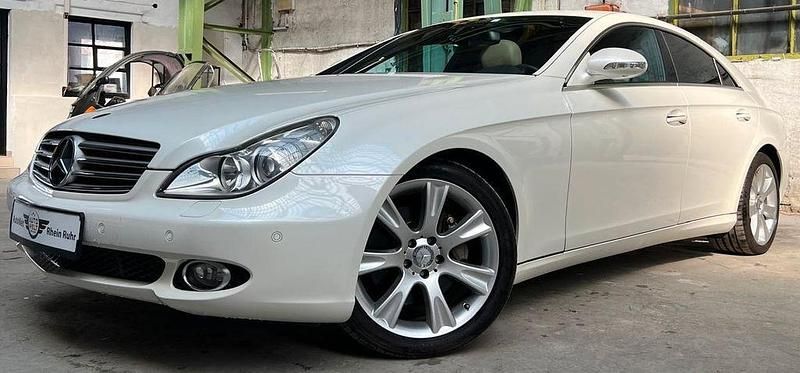 Weiß Gebraucht 2008 Mercedes CLS350 Limousine | 19.300 € - Bild 1/4
