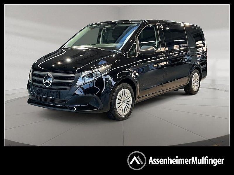 Obsidianschwarz metallic Gebraucht 2024 Mercedes Vito Kombi | 48.930 € - Bild 1/4