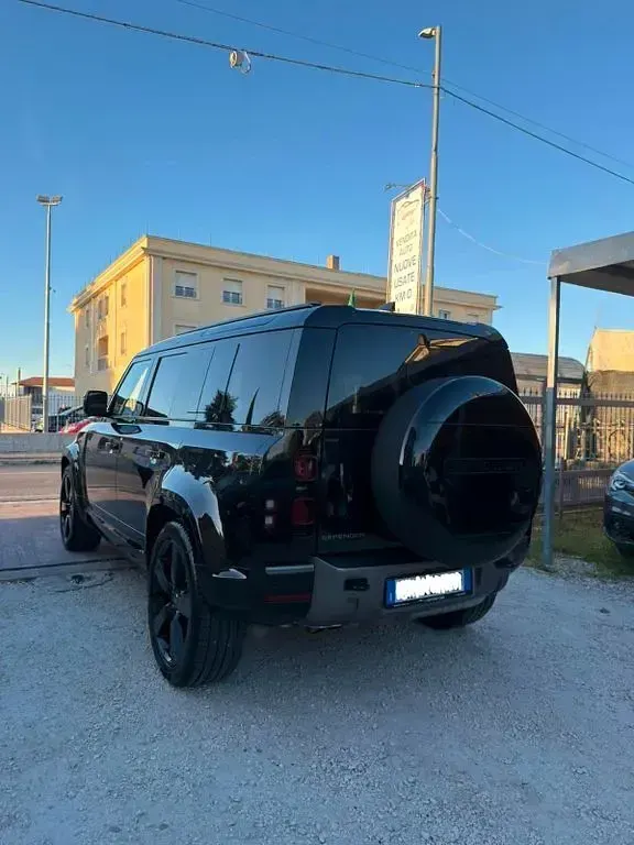 Gebraucht Land Rover Defender SE Dynamic 249 PS (183 kW) 2024 Schwarz SUV