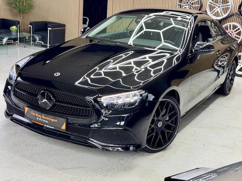 Schwarz Gebraucht 2022 Mercedes E220 Coupé | 42.990 € (Fairer Preis) - Bild 1/4