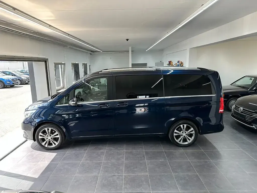 Gebraucht Mercedes V250 Avantgarde Edition 190 PS (139 kW) 2014 Blau Van / Kleinbus
