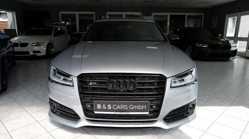 Silber Gebraucht 2016 Audi S8 plus Sport Limousine | 31.999 € - Bild 1/4
