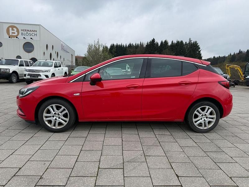 Gebraucht Opel Astra Dynamic 150 PS (110 kW) 2015 Rot Limousine