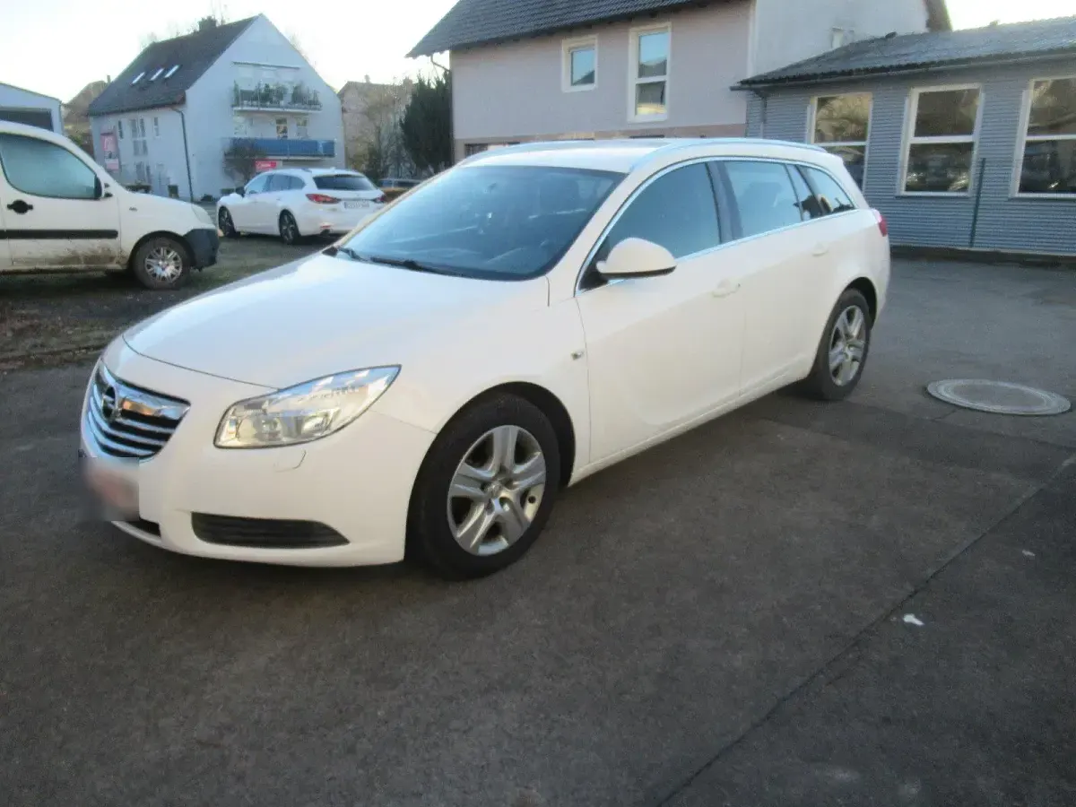 Gebraucht Opel Insignia 130 PS (95 kW) 2012 Kombi