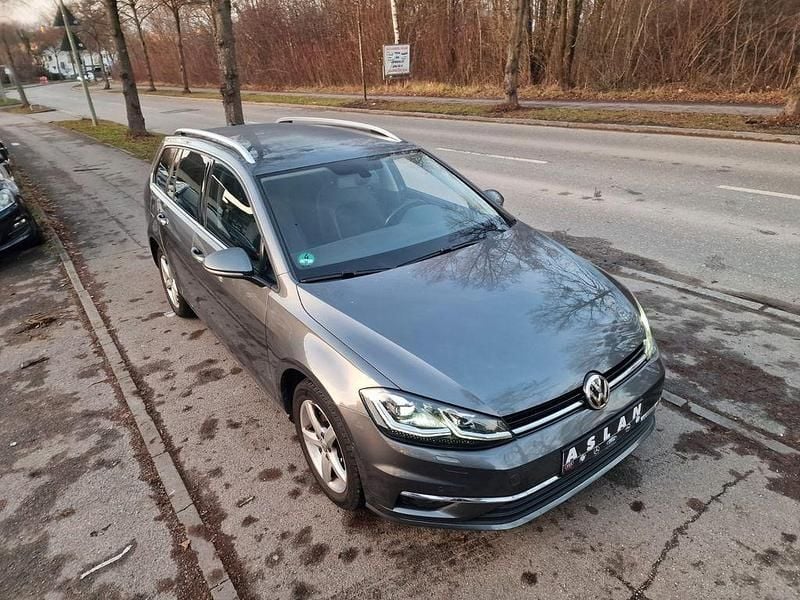 Grau Gebraucht 2017 VW Golf VII Highline Kombi | 7.777 € (Superpreis) - Bild 1/4