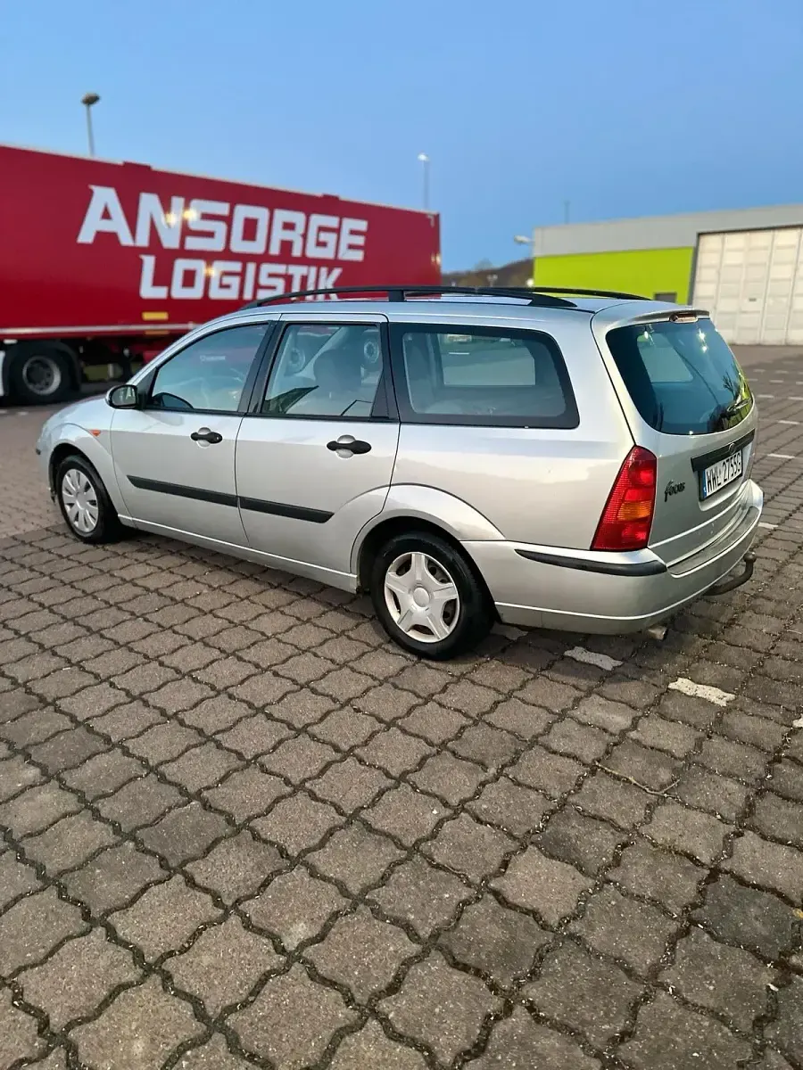 Brugt Ford Focus 75 HK (55 kW) 2002 Sølv Stationcar