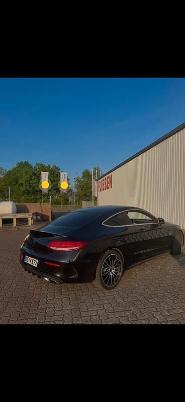 Gebraucht Mercedes C180 156 PS (114 kW) 2016 Schwarz Coupé