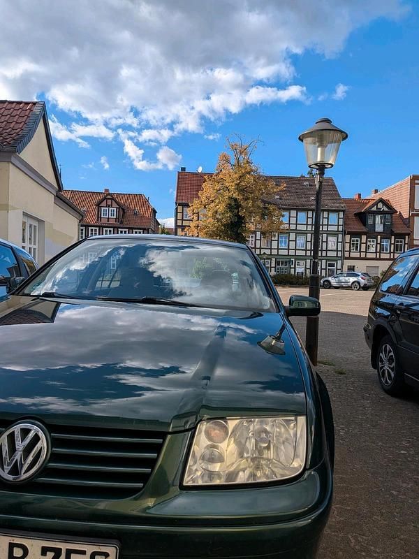 Grün Gebraucht 1999 VW Bora Limousine | 1.600 € (Fairer Preis) - Bild 1/4
