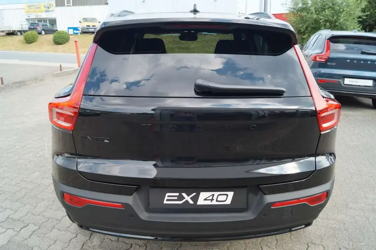 Neu Volvo EX40 Plus 300 kW (408 PS) 2026 Schwarz SUV
