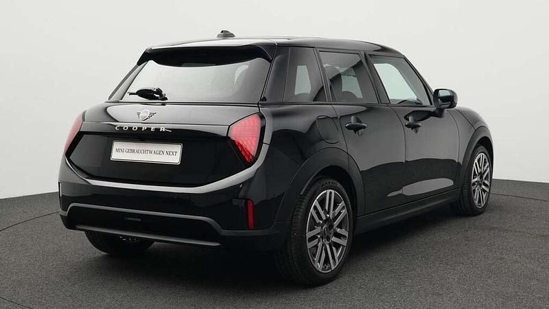 Gebraucht Mini Cooper Classic 156 PS (114 kW) 2024 Schwarz Kleinwagen