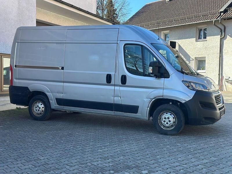 Gebraucht Peugeot Boxer 140 PS (102 kW) 2021 Silber Van