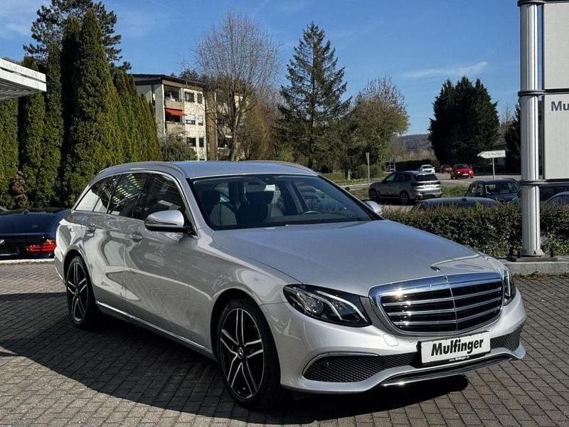 Gebraucht Mercedes E200 Exclusive 160 PS (117 kW) 2020 Grau Kombi