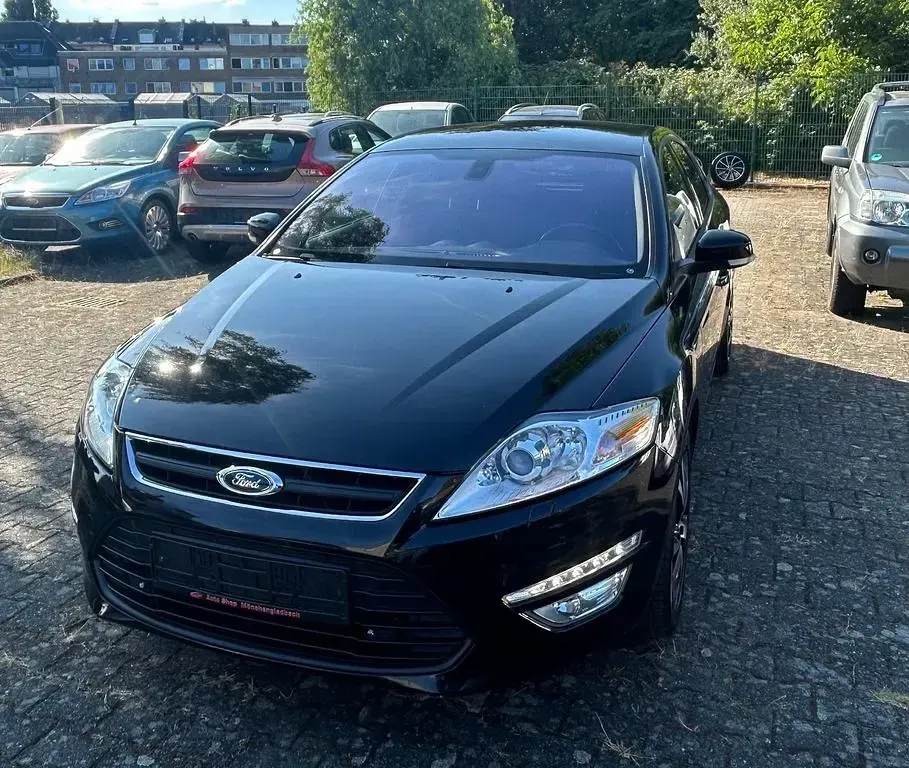 Gebraucht Ford Mondeo Trend 145 PS (106 kW) 2011 Schwarz Limousine