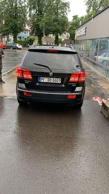 Gebraucht Dodge Journey 140 PS (102 kW) 2010 Schwarz SUV