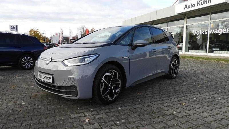 Mondsteingrau/schwarz Gebraucht 2021 VW ID.3 Kleinwagen | 22.985 € (Guter Preis) - Bild 1/4