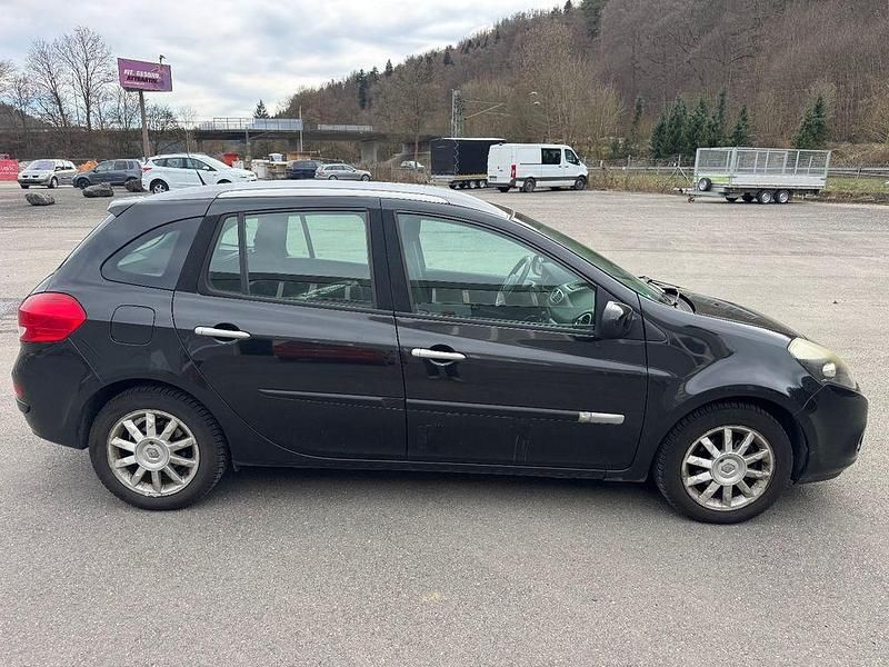 Gebraucht Renault Clio II Dynamique 101 PS (74 kW) 2009 Schwarz Limousine