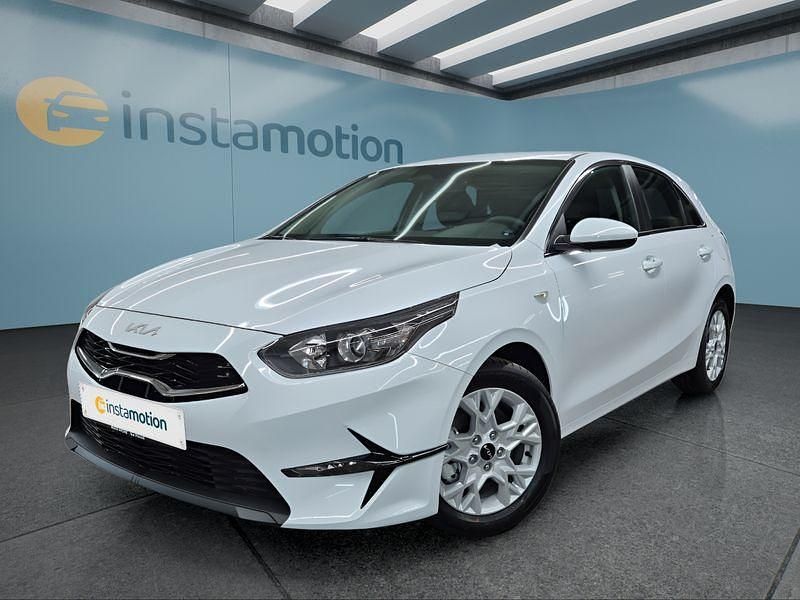 Weiß Neu 2025 Kia Ceed Kleinwagen | 23.549 € (Fairer Preis) - Bild 1/4