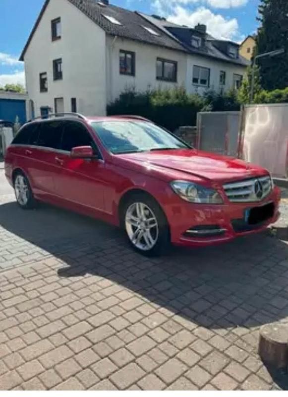 Gebraucht Mercedes C250 204 PS (150 kW) 2013 Rot Kombi