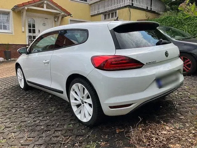 Gebraucht VW Scirocco Sportline 125 PS (91 kW) 2015 Weiß Coupé