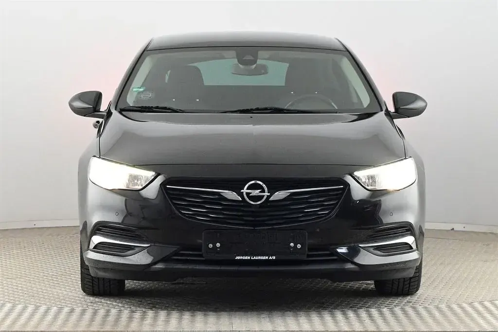 Gebraucht Opel Insignia Edition 140 PS (102 kW) 2018 Schwarz Limousine