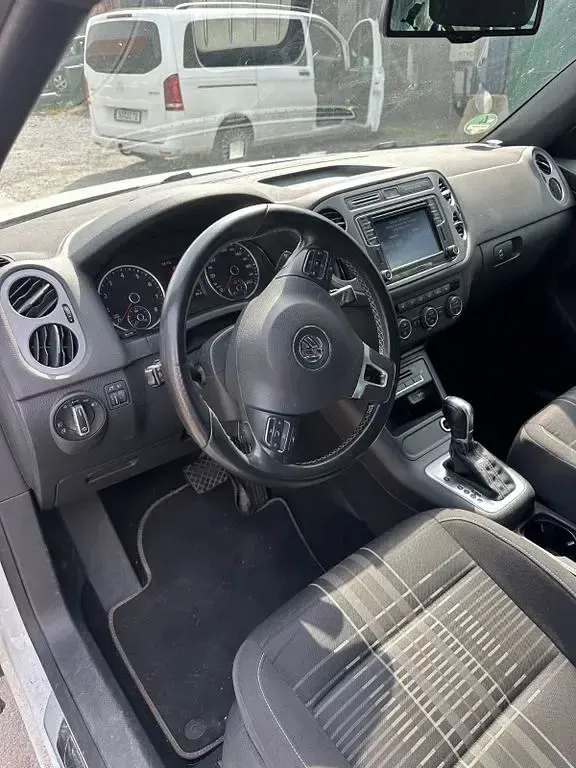 Gebraucht VW Tiguan LOUNGE 150 PS (110 kW) 2015 Weiß SUV