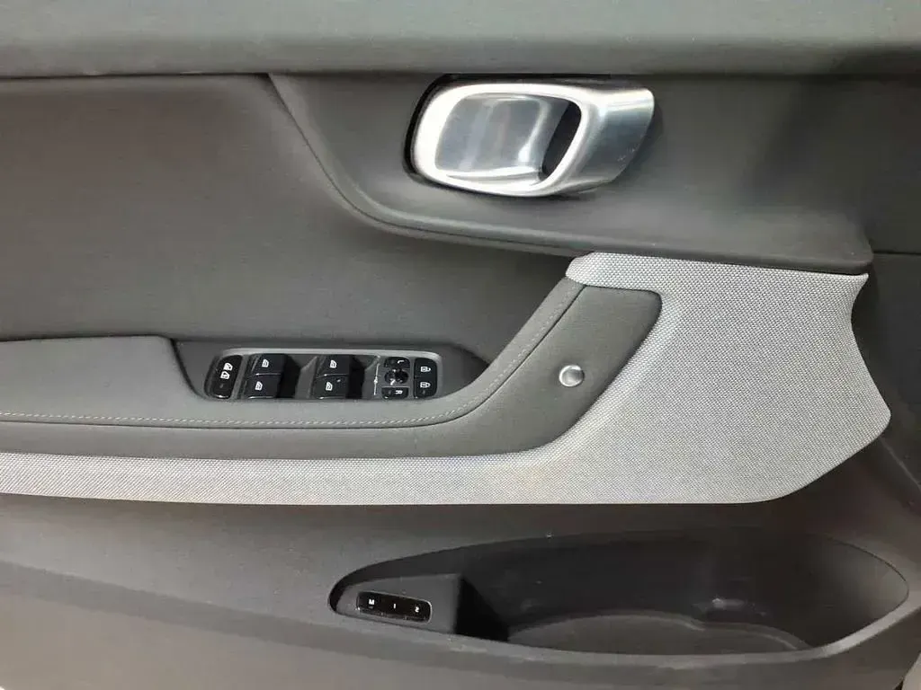 Second-hand Polestar 2 Performance 350 kW (476 CP) 2023 Argintiu Hatchback