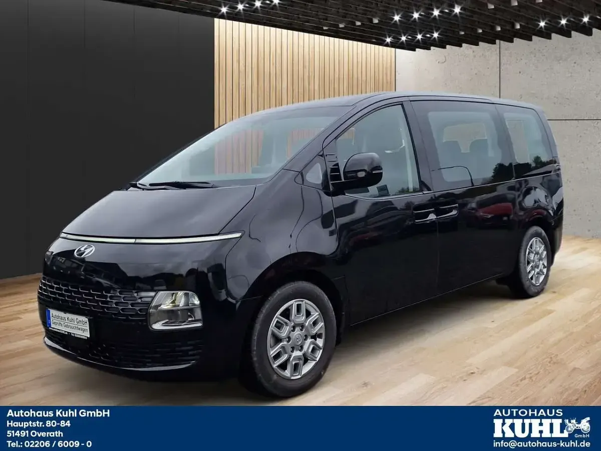 Gebraucht Hyundai Staria Trend 177 PS (130 kW) 2024 Abyss black Van / Kleinbus