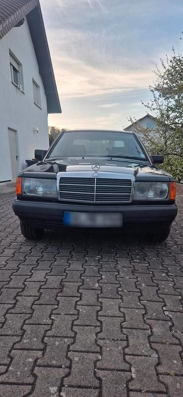 Second-hand Mercedes 190 75 CP (55 kW) 1991 Negru Berlinǎ