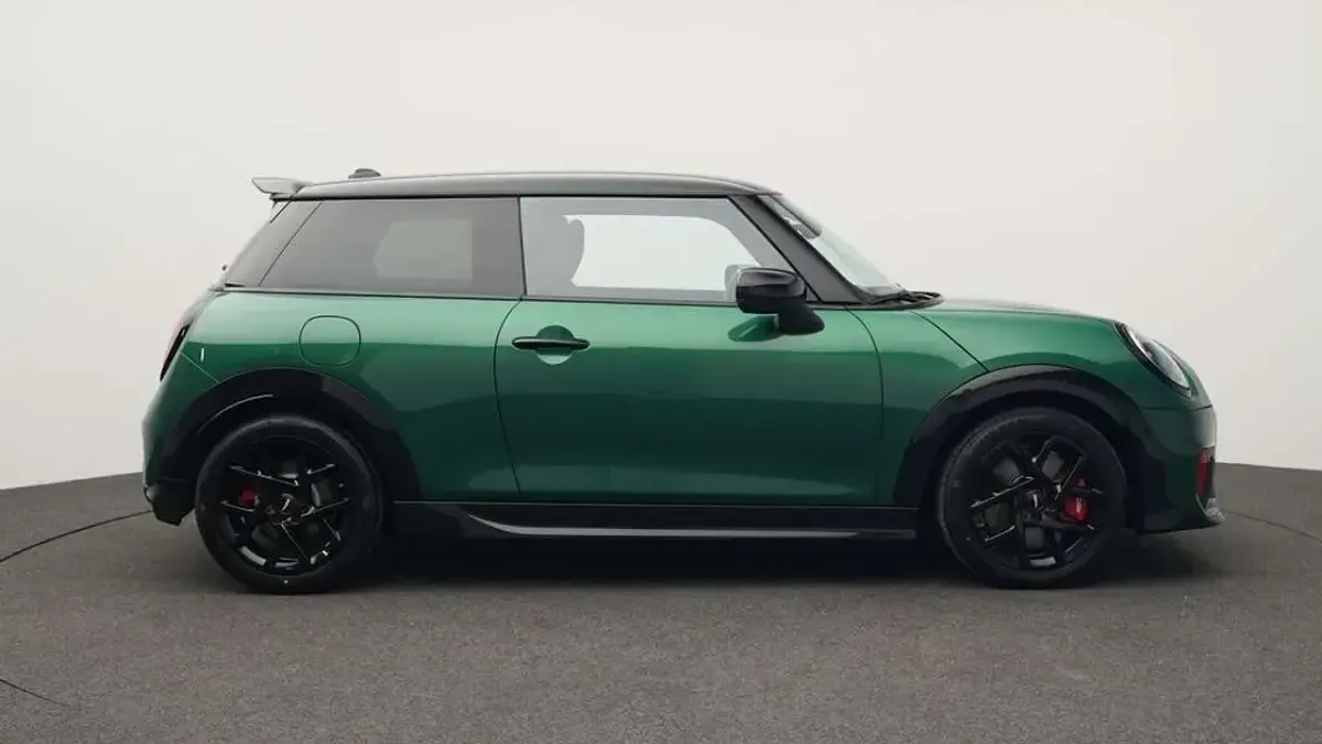 Gebraucht Mini John Cooper Works 231 PS (169 kW) 2025 Grün Kleinwagen