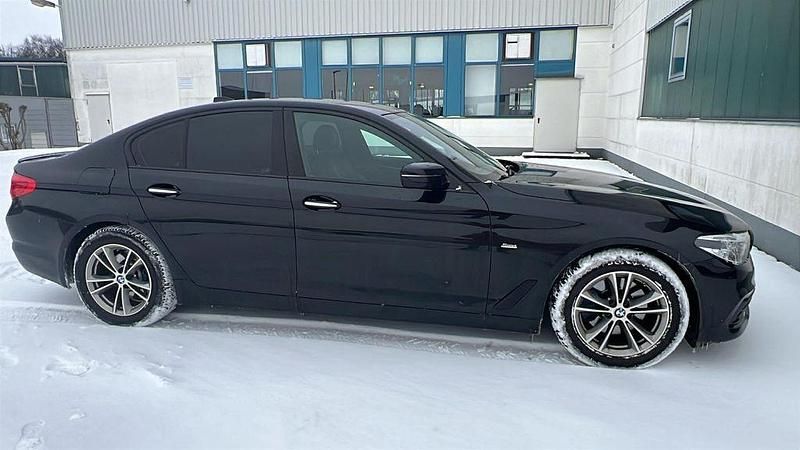 Gebraucht BMW 520 Sport Line 190 PS (139 kW) 2017 Schwarz Limousine