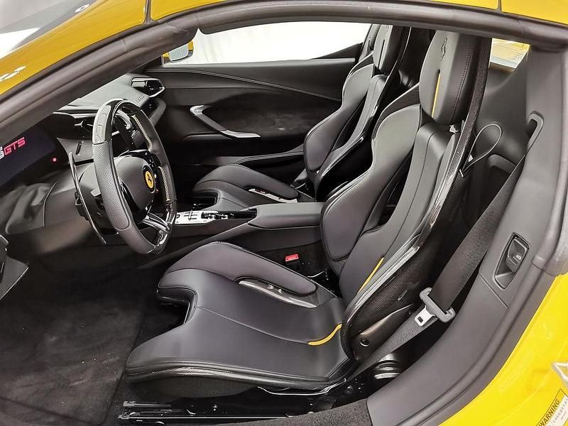 Gebraucht Ferrari 296 829 PS (609 kW) 2023 Giallo modena ds 4305 (3200) Cabrio