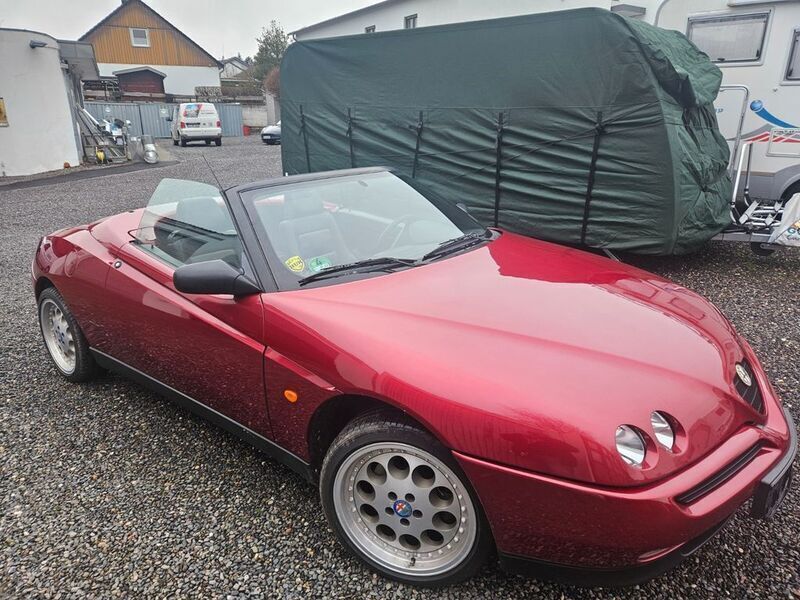 Rot Gebraucht 1996 Alfa Romeo Spider Cabrio | 7.800 € (Fairer Preis) - Bild 1/4
