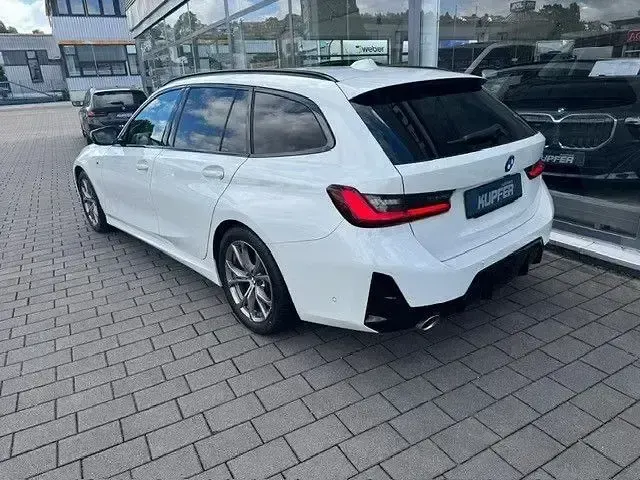 Gebraucht BMW 318 Performance 156 PS (114 kW) 2024 Weiß Limousine