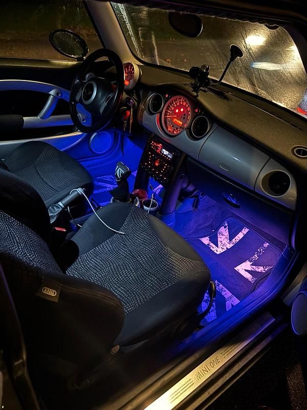 Silber Gebraucht 2002 Mini ONE Kleinwagen | 1.500 € - Bild 1/4