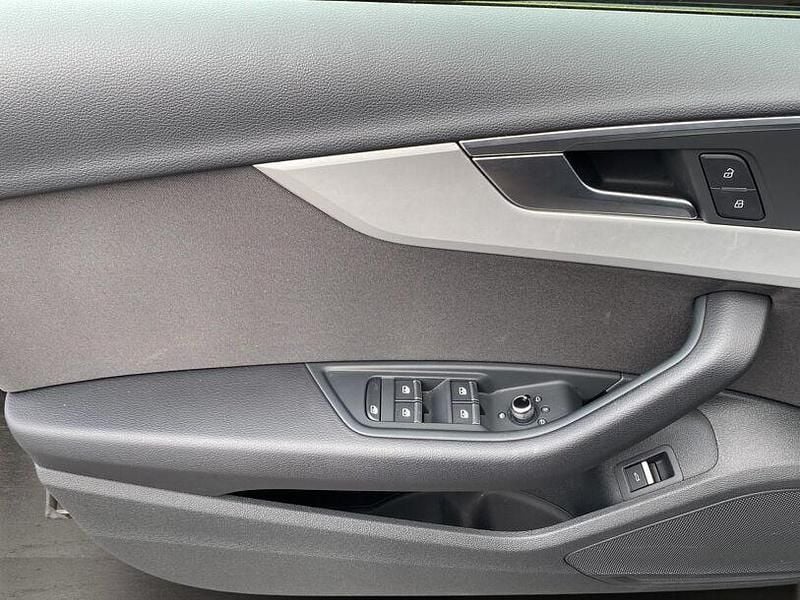 Gebraucht Audi A4 S-Line 204 PS (150 kW) 2024 Schwarz schwarz (metallic) Kombi
