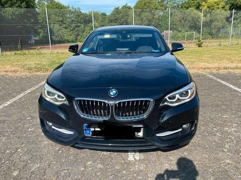 Schwarz Gebraucht 2016 BMW 218 Sport Line Coupé | 11.290 € (Superpreis) - Bild 1/4