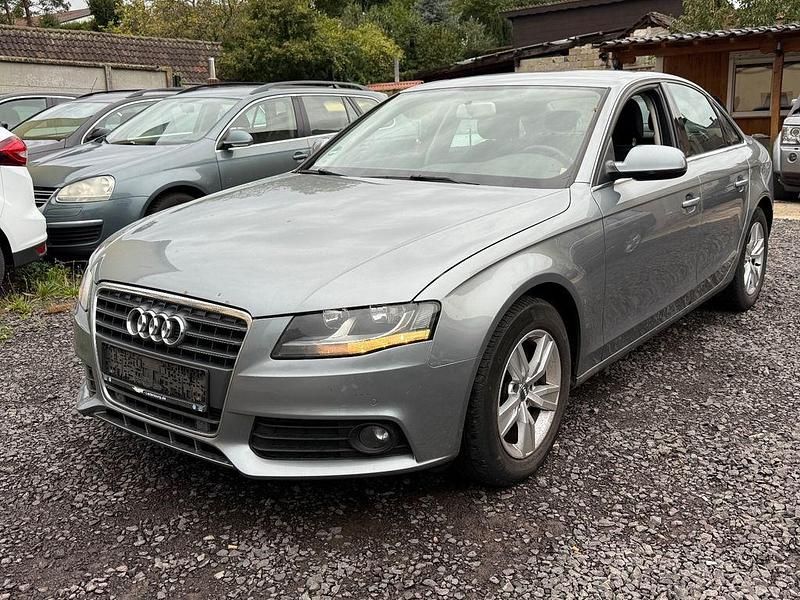 Grau Gebraucht 2010 Audi A4 Ambiente Limousine | 2.690 € (Superpreis) - Bild 1/4