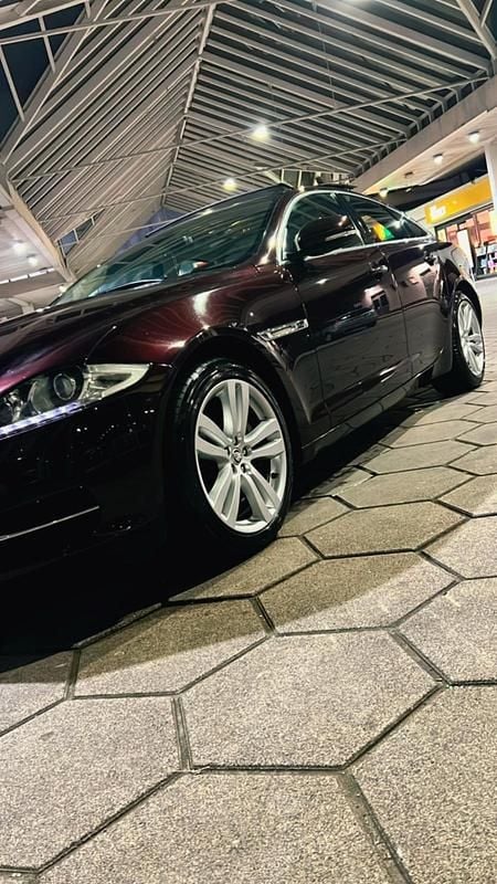 Violet Gebraucht 2012 Jaguar XJ Limousine | 7.999 € (Guter Preis) - Bild 1/1
