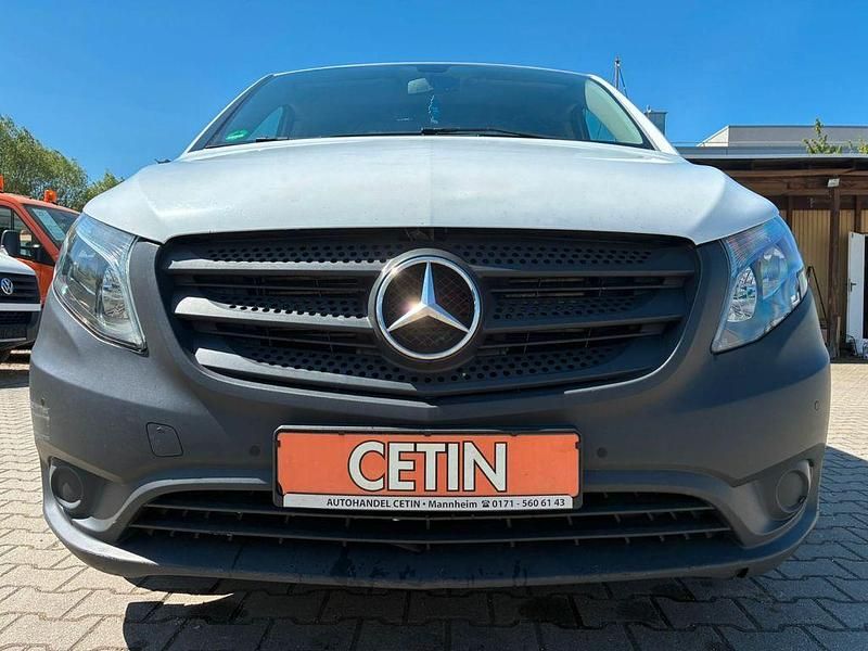 Gebraucht Mercedes Vito 114 PS (83 kW) 2017 Weiß Van