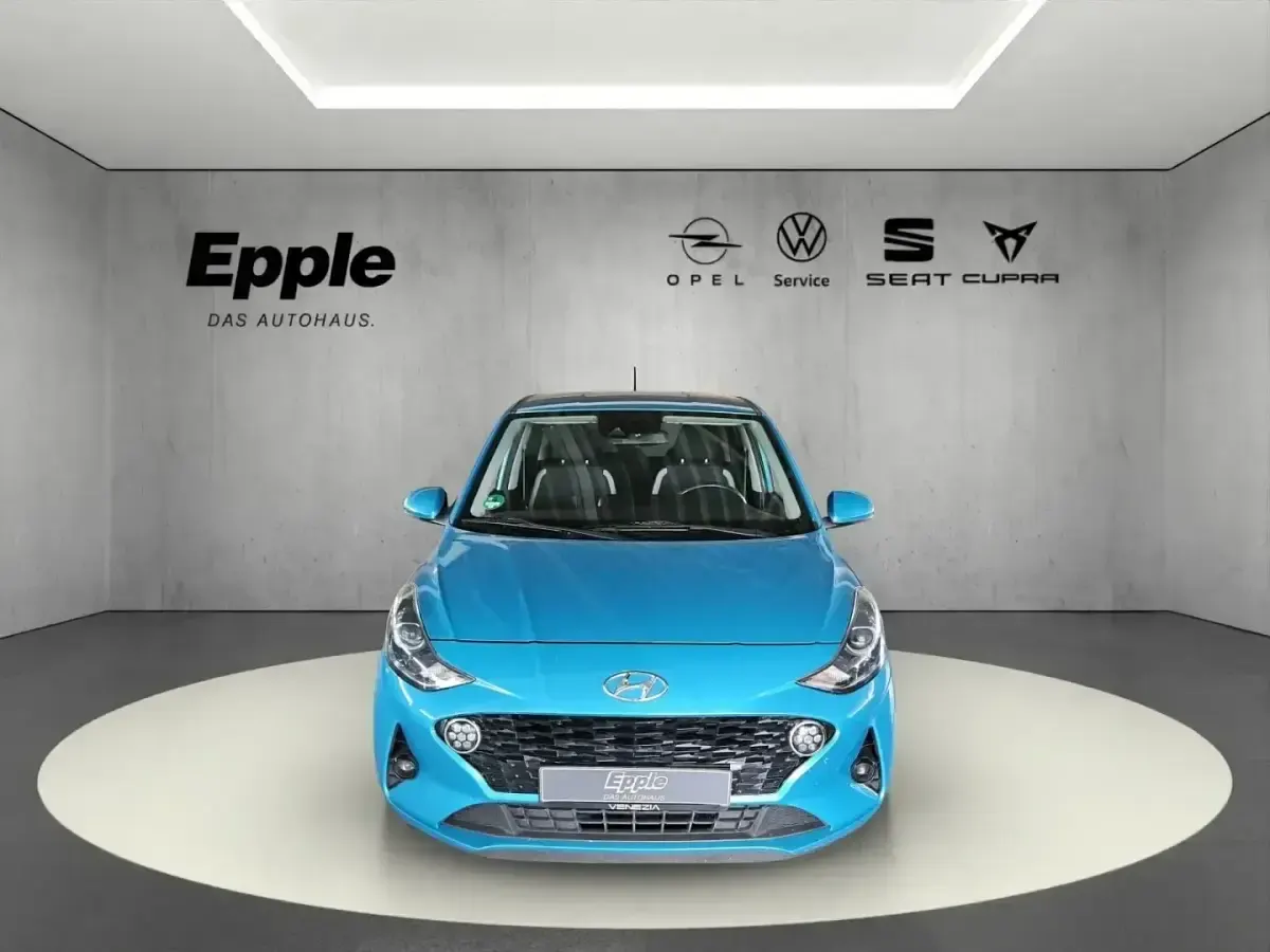 Gebraucht Hyundai i10 Trend 84 PS (61 kW) 2022 Blau Kleinwagen
