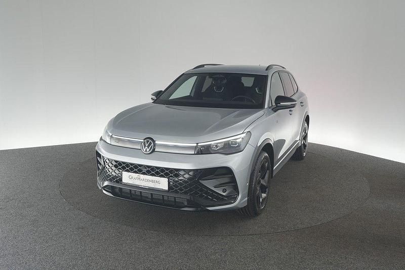 Silber Gebraucht 2024 VW Tiguan R-line SUV | 46.490 € (Superpreis) - Bild 1/4