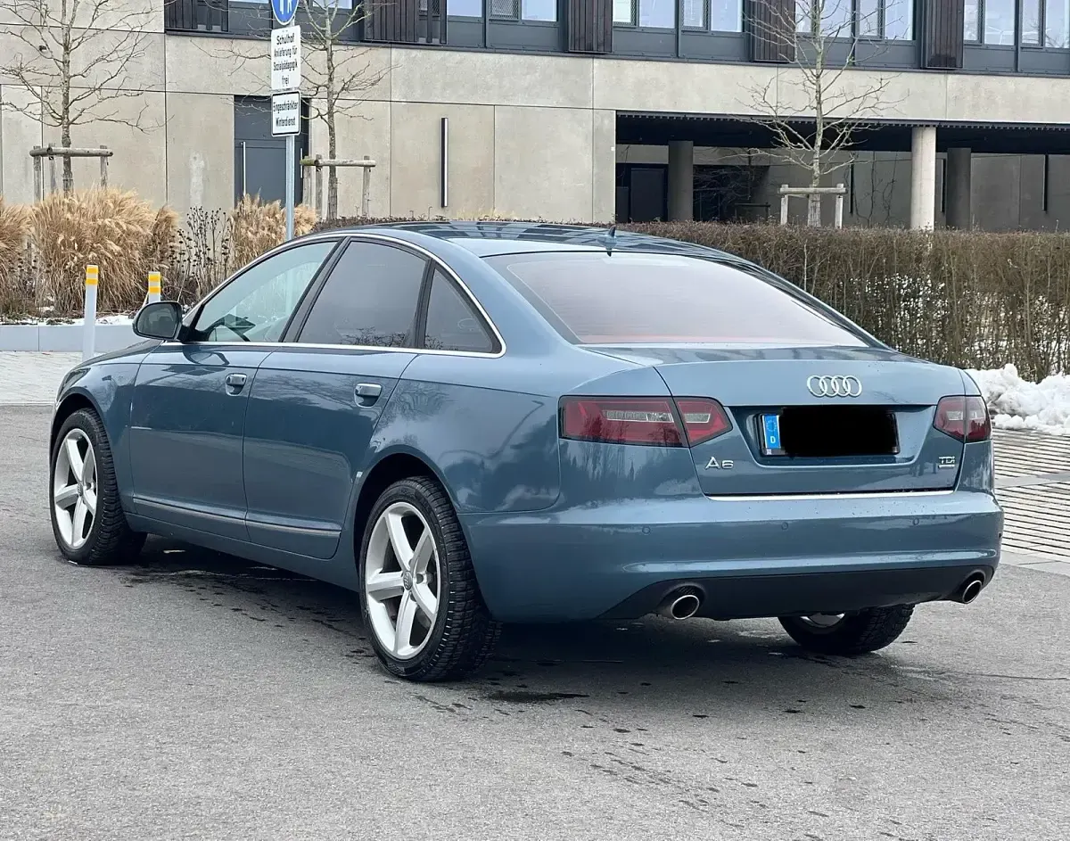 Używany Audi A6 239 KM (175 kW) 2010 Niebieski Sedan/Limuzyna