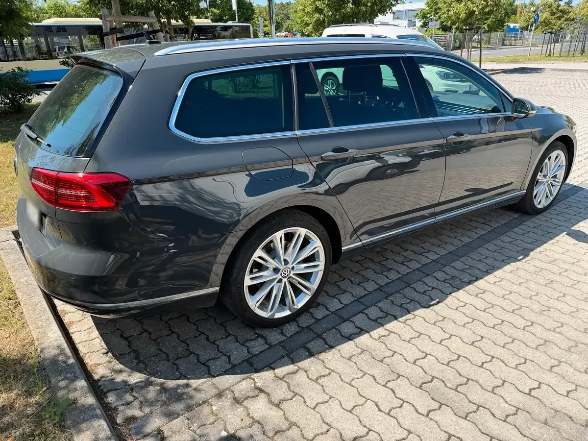 Gebraucht VW Passat Highline 190 PS (139 kW) 2015 Grau Kombi