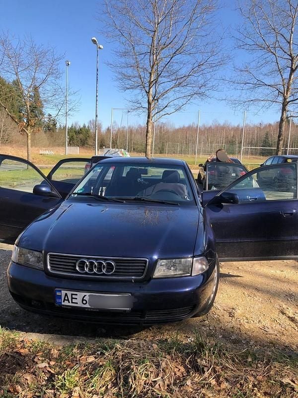 Gebraucht Audi A4 101 PS (74 kW) 1997 Blau Limousine