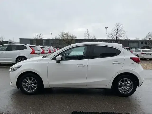 Gebraucht Mazda 2 Exclusive-Line 90 PS (66 kW) 2023 Weiß Limousine
