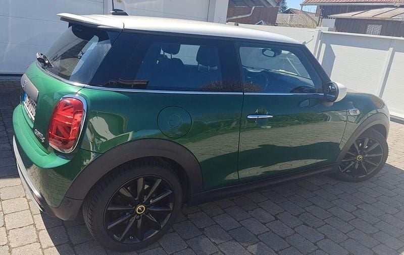 Gebraucht Mini Cooper SE 135 kW (184 PS) 2021 Grün Kleinwagen