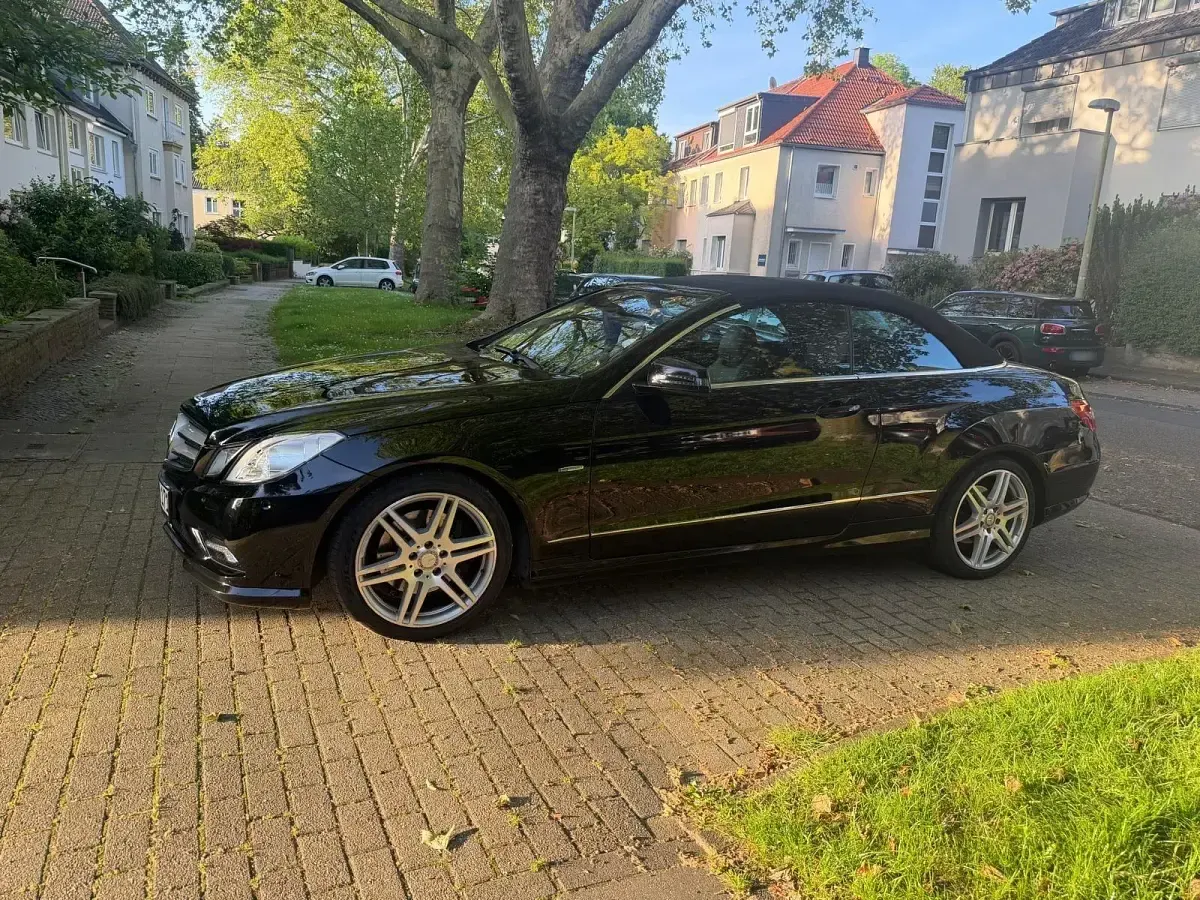 Gebraucht Mercedes E250 AMG 204 PS (150 kW) 2011 Schwarz Cabrio