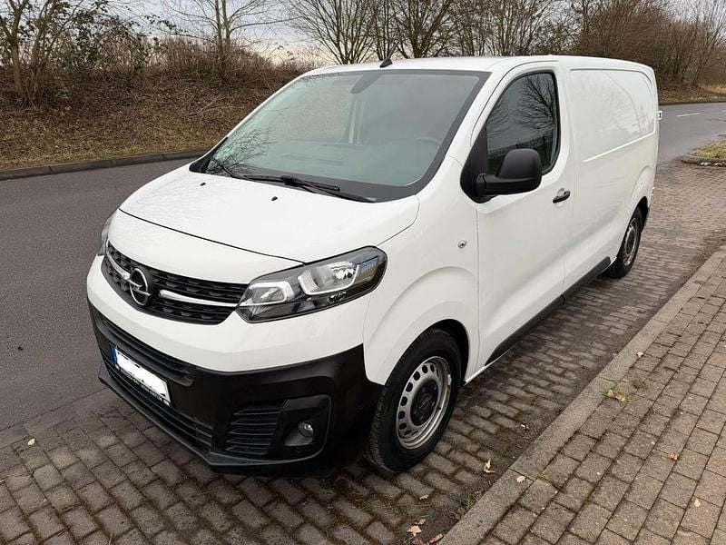 Gebraucht Opel Vivaro 102 PS (75 kW) 2022 Weiß Van / Kleinbus