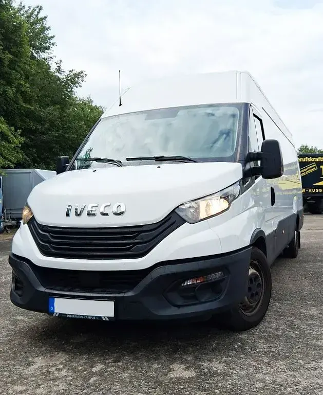 Gebraucht Iveco Daily 156 PS (114 kW) 2022 Weiß Van / Kleinbus
