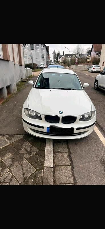 Weiß Gebraucht 2007 BMW 118 Kleinwagen | 3.000 € (Guter Preis) - Bild 1/4